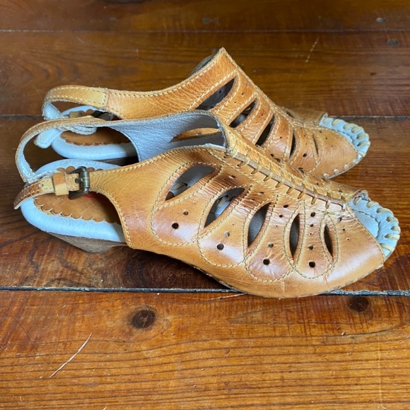 Pikolinos Leather Slingback Cutout Sandals - Picture 1 of 15